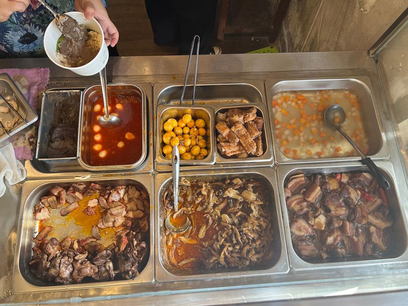 Visit Xoi Bat, a popular sticky rice restaurant that caught the eye of Michelin 7