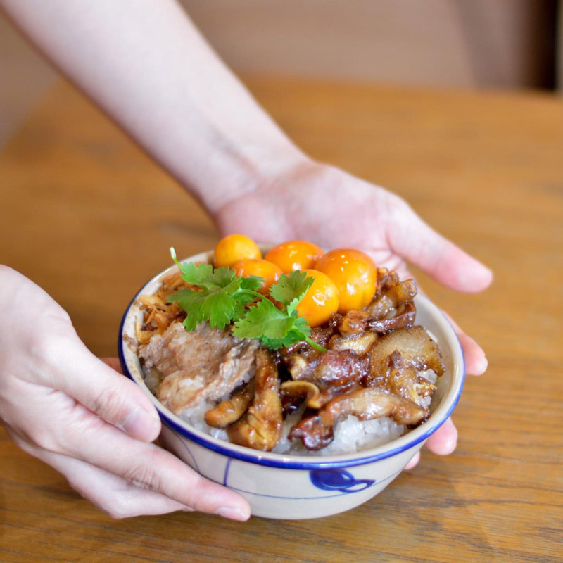 Visit Xoi Bat, a popular sticky rice restaurant that caught the eye of Michelin 8
