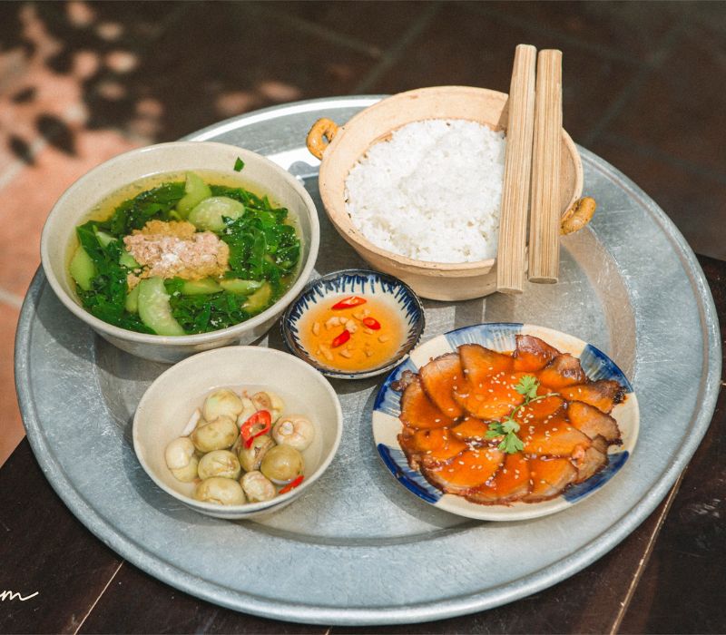 Xoi Com, a Michelin-lauded home-style rice restaurant 7