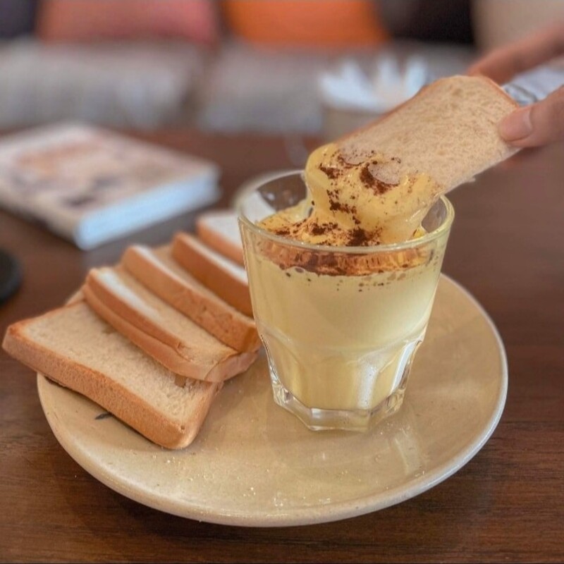 Experience 10+ delicious egg coffee shops in District 1 9
