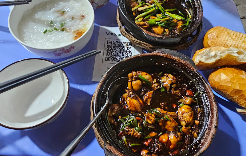 Top 10 delicious Singapore frog porridge restaurants in District 7 4