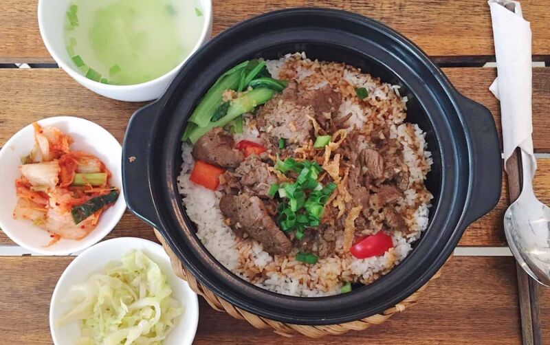 Top 16 claypot rice restaurants in Hanoi attract customers with traditional rustic flavors 7