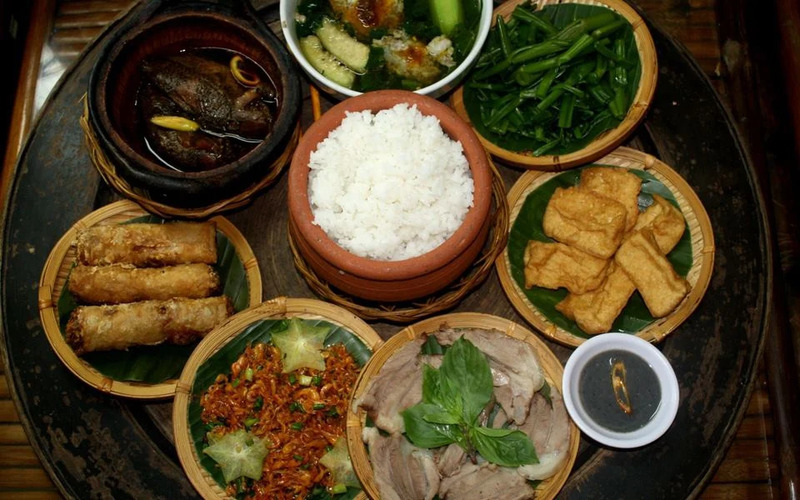 Top 16 claypot rice restaurants in Hanoi attract customers with traditional rustic flavors 9