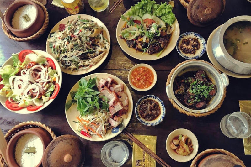 Top 8 famous Hue claypot rice restaurants that everyone wants to try 7
