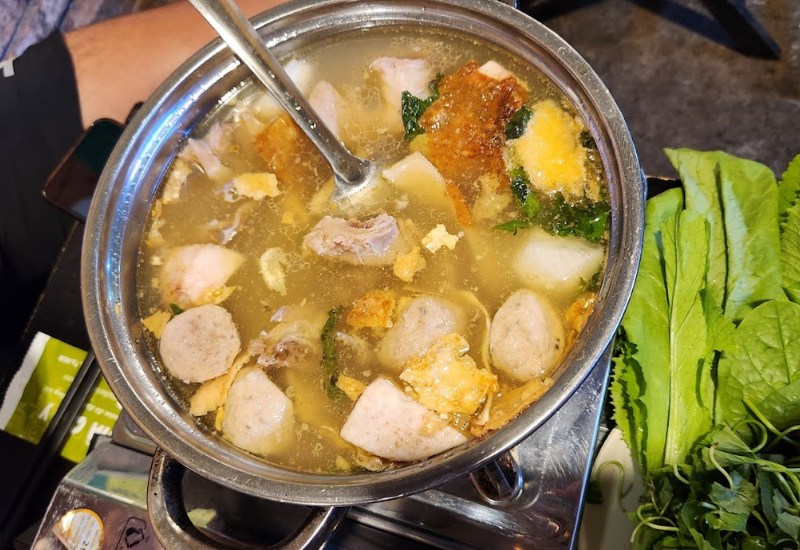 Top 20 delicious and affordable drinking spots in District 4 11