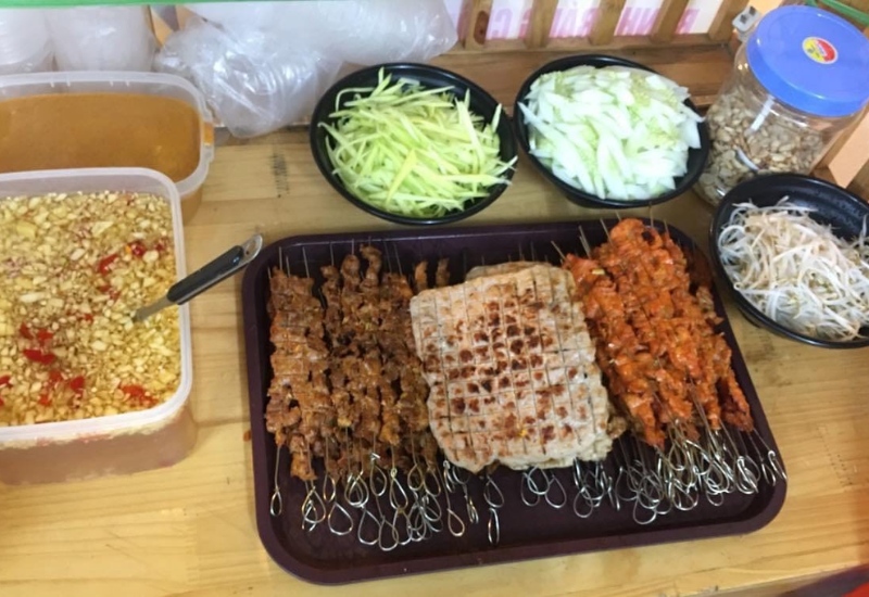 Top 11 famous and delicious grilled pork noodle shops in Hanoi 4