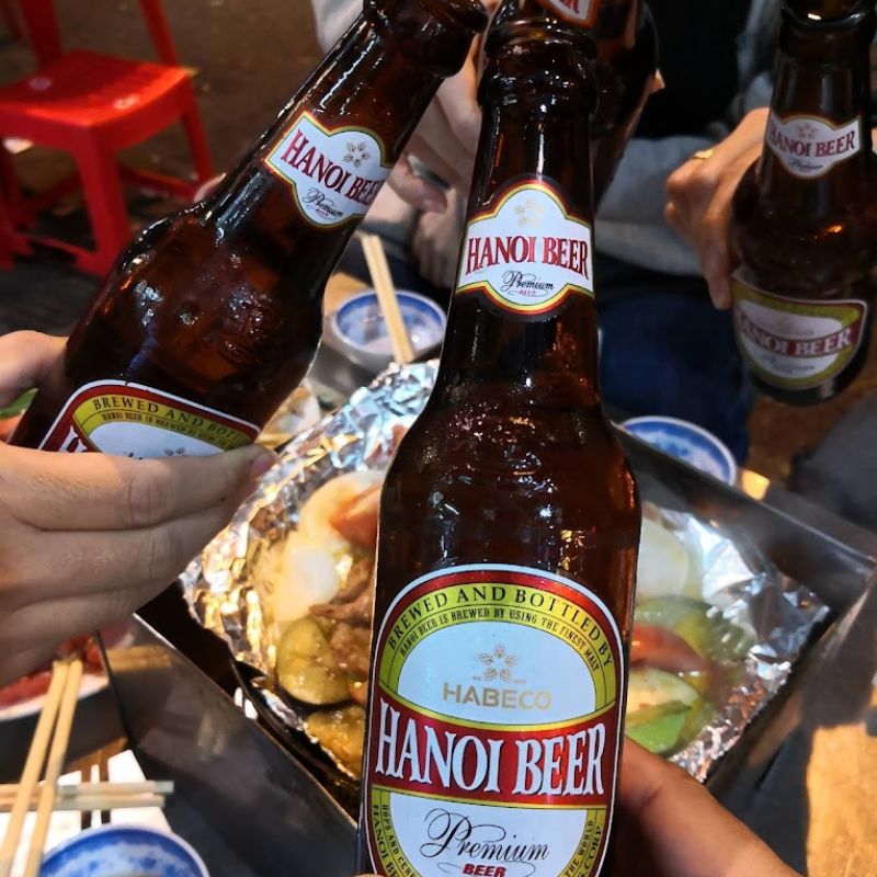 Enjoy delicious grilled beef Xuan Xuan at Ma May 3 street