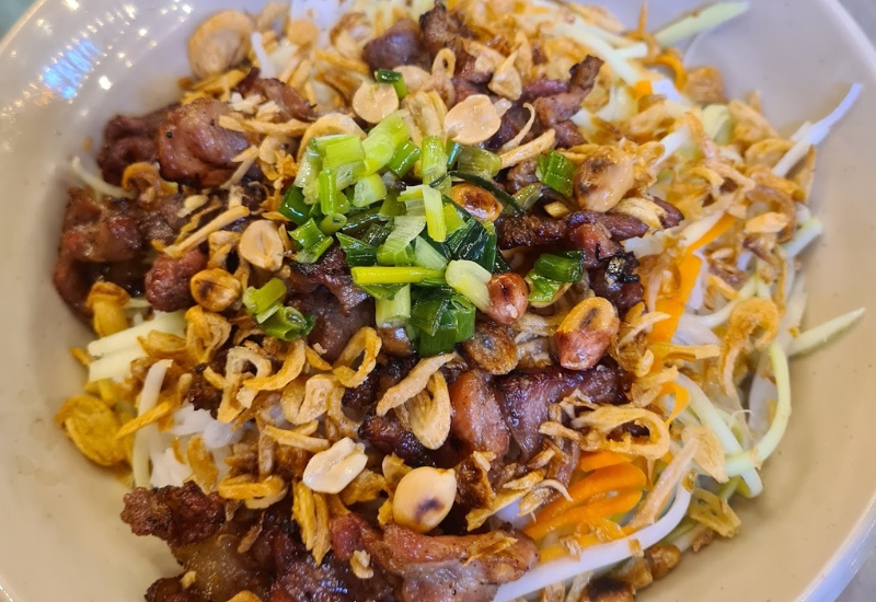 Top 11 famous and delicious grilled pork noodle shops in Hanoi 3