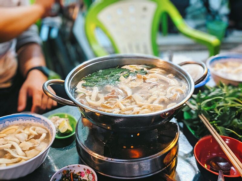 8 must-try delicious chicken hotpot restaurants in Saigon 4