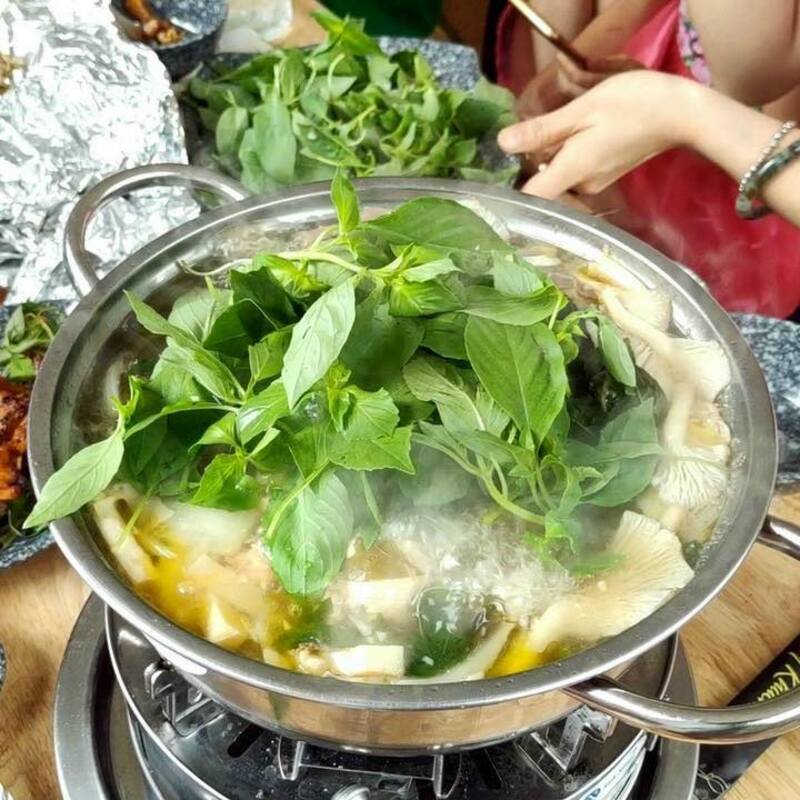 8 must-try delicious chicken hotpot restaurants in Saigon 9