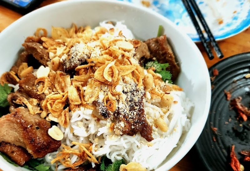 Top 11 famous and delicious grilled pork noodle shops in Hanoi, authentic 10