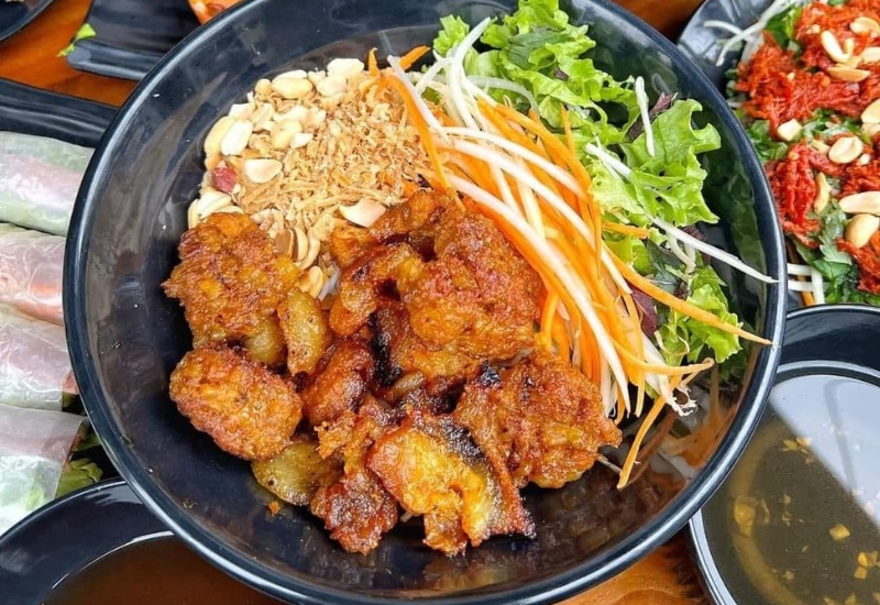 Top 11 famous and delicious grilled pork noodle shops in Hanoi 2