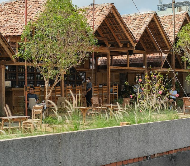 On the Rooftop Cafe, a romantic meeting place like in Da Lat 2