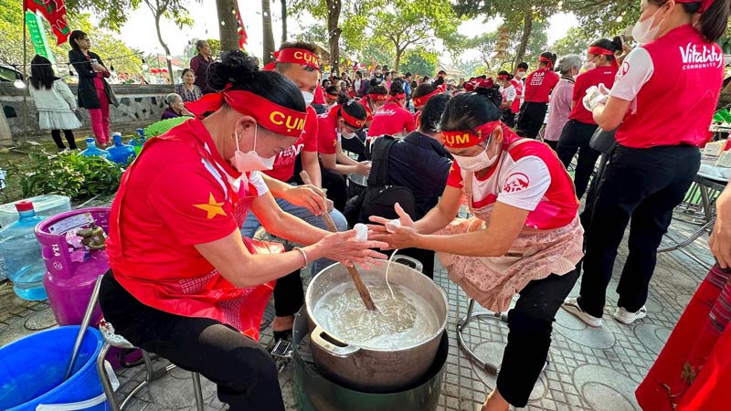 Enjoy porridge, the culinary quintessence of Hanoi people 4