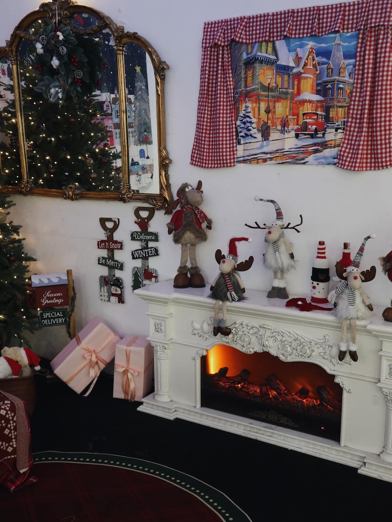 Cheka Cafe: Romantic Christmas check-in paradise in Hanoi 5