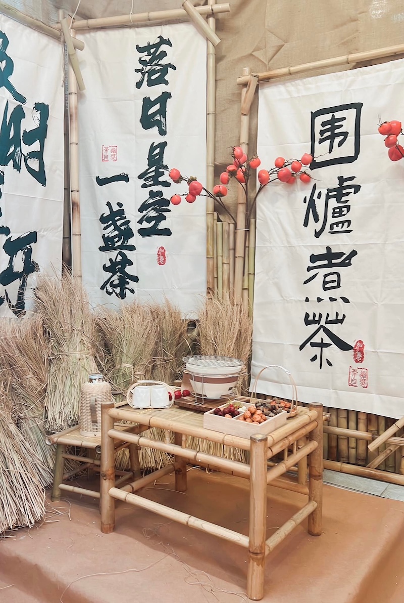 Cheka Cafe: Romantic Christmas check-in paradise in Hanoi 9