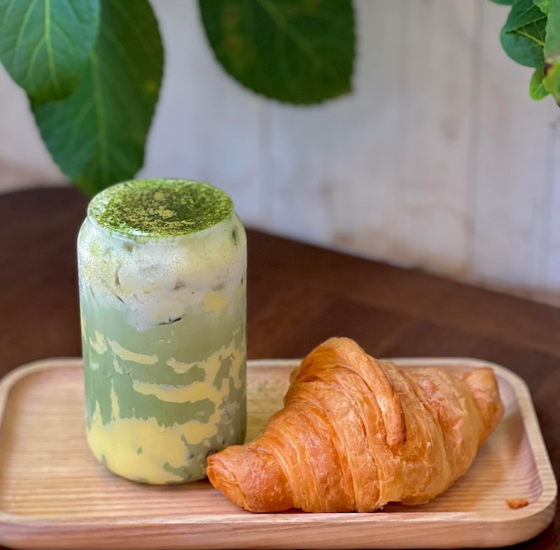 Cheka Cafe: Romantic Christmas check-in paradise in Hanoi 10