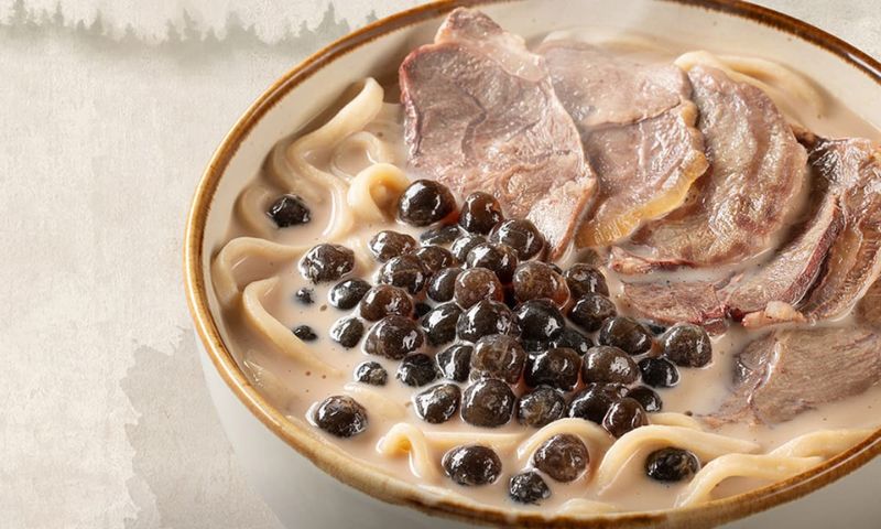 Unique beef corn pearl milk tea noodles lead the Fusion food trend 2