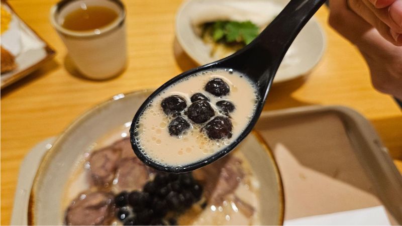Unique beef corn pearl milk tea noodles lead the Fusion food trend 3