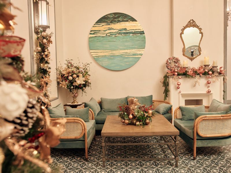 Check-in now at 15 cafes with beautiful Christmas decorations in Hanoi 8