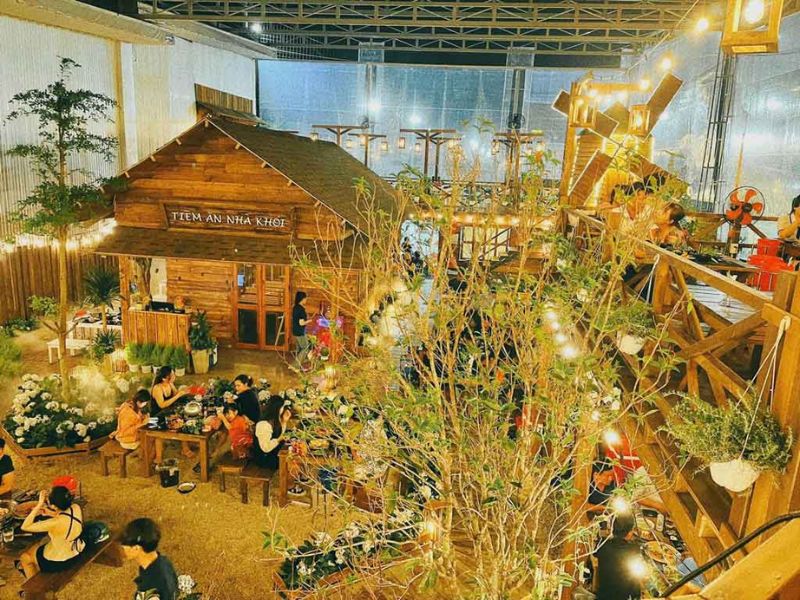 Visit Nha Khoi Restaurant to check-in on the hottest snowfall this Christmas 2