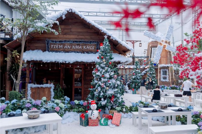 Visit Nha Khoi Restaurant to check-in on the hottest snowfall this Christmas 9