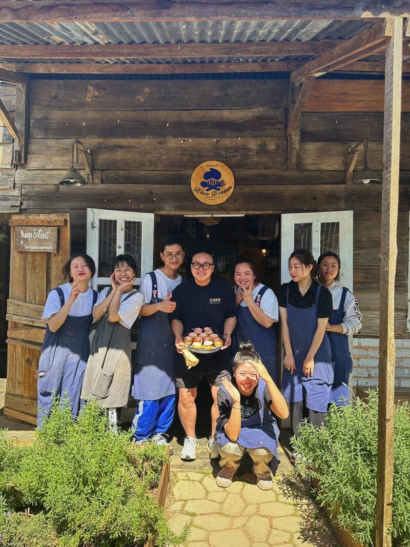 Review of the warm and sweet Blue Dream Bread bakery in Da Lat 7