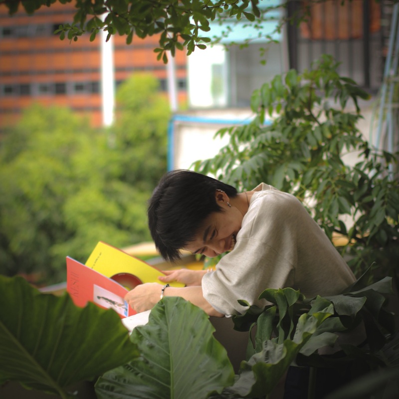 Ca Re cafe is a quiet, familiar cafe for the association that usually runs on deadline 8