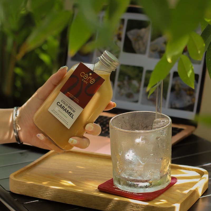 Ca Re cafe is a quiet, familiar cafe for the association that usually meets a deadline of 10