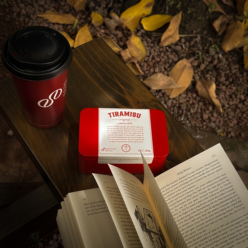 Ca Re cafe is a quiet, familiar cafe for the association that usually meets the 11th deadline