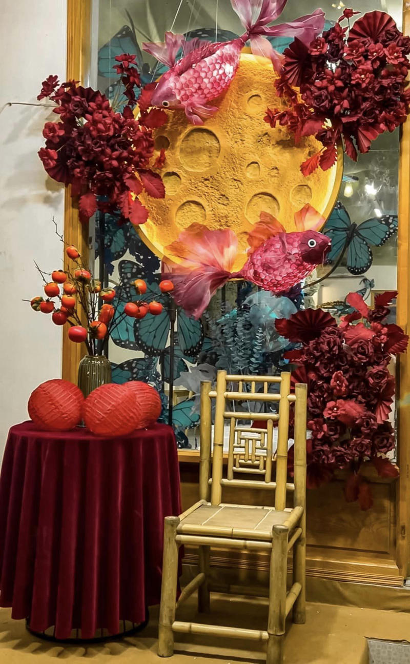 Relax on the weekend at the peaceful Cheka Cafe in the heart of Hanoi 6
