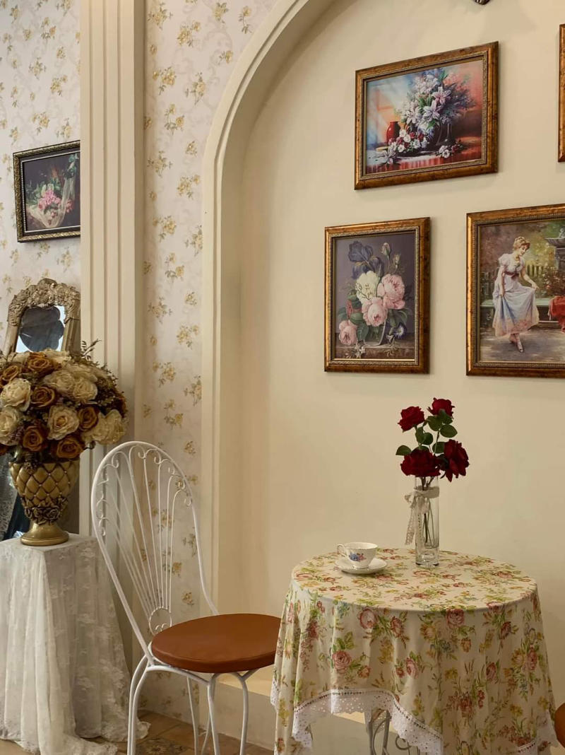 Live a virtual life at the ecstatically beautiful My Love Studio Coffee 2
