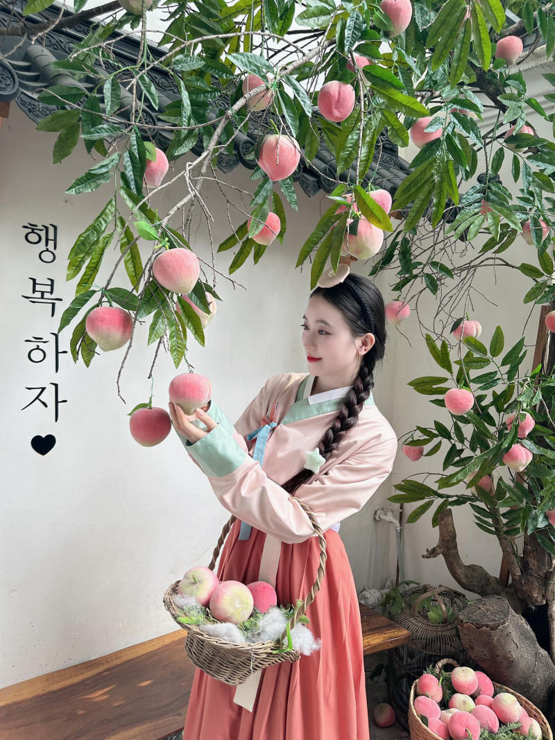 Live a virtual life at the ecstatically beautiful My Love Studio Coffee 10