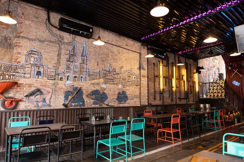 Grab a beer with Xeng, a chill pub in the heart of District 1 2