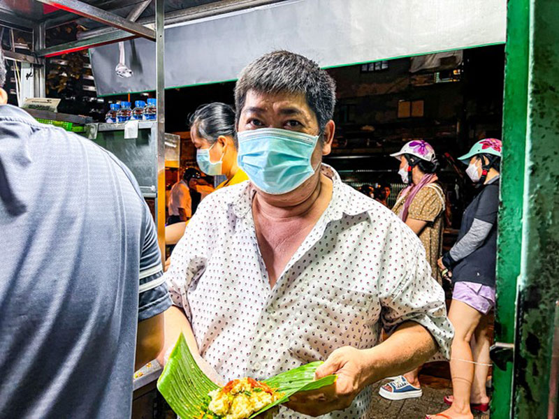 Mortuary sticky rice has been famous for over 50 years in Cho Lon, crowded with buyers 4