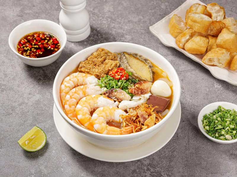Delicious, nutritious, and cheap crab noodle soup shops in District 10 are famous near and far 11
