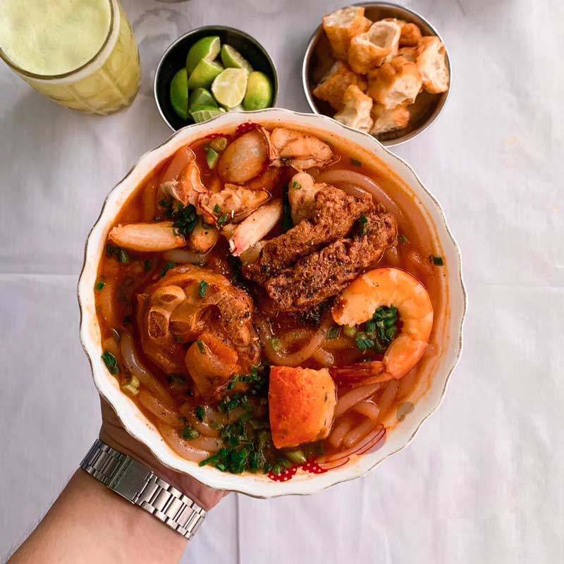 Delicious, nutritious, and cheap crab noodle soup shops in District 10 are famous near and far 7