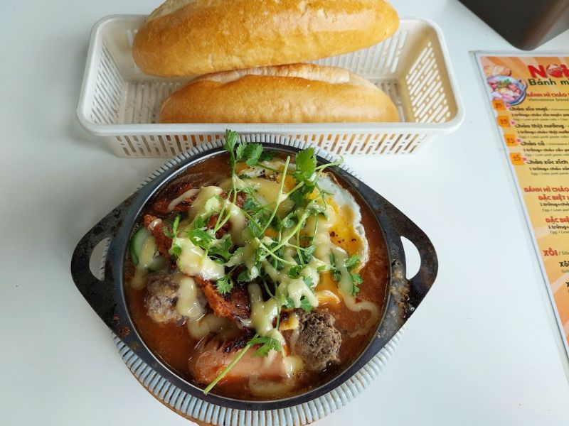 Suggested 10 delicious and most famous Danang pan bread shops 11