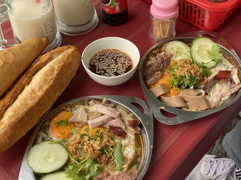 Suggested 10 delicious and most famous Danang pan bread shops 4