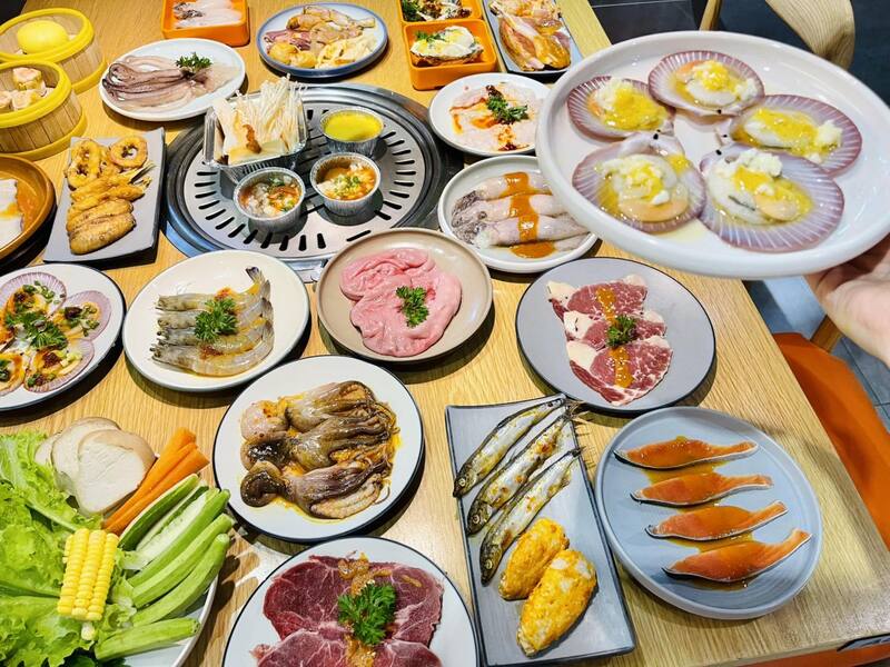 Find famous grilled buffet restaurants in Saigon 2