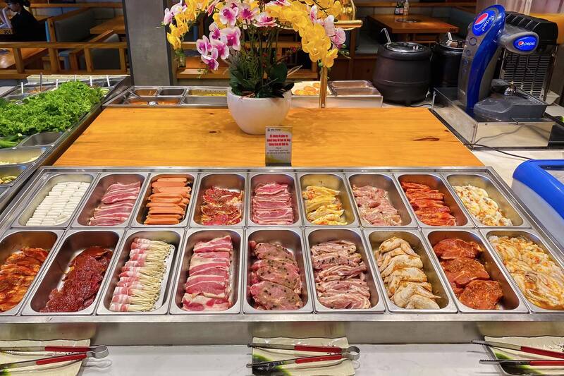 Find famous grilled buffet restaurants in Saigon 7