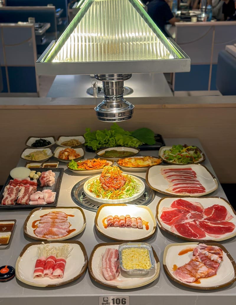Find famous grilled buffet restaurants in Saigon 8