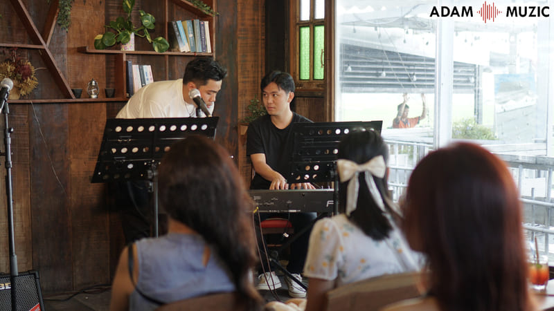 Sip coffee at May Farm with green space in the middle of Saigon 7