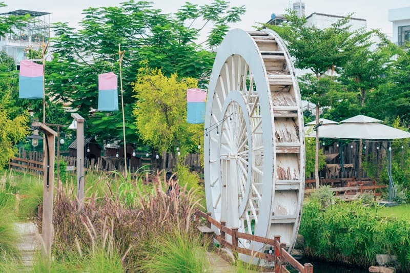 Sip coffee at May Farm with green space in the middle of Saigon 11