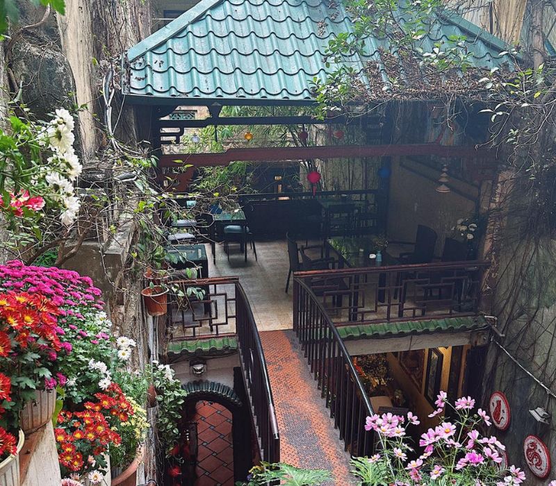 Check out the top 12 most famous old town cafes in Hanoi 2
