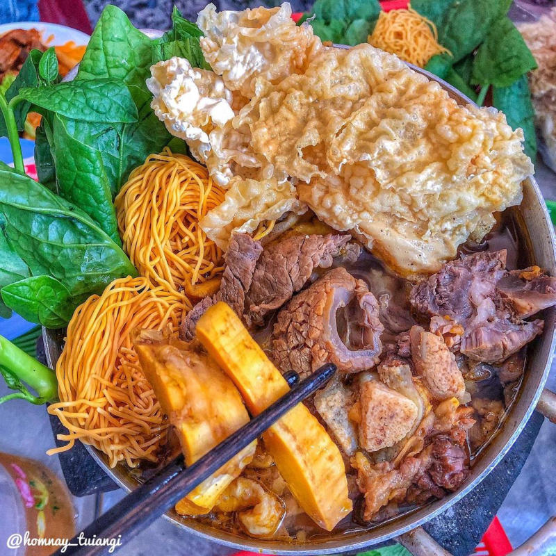 Unique cemetery beef hotpot in the heart of Saigon 3