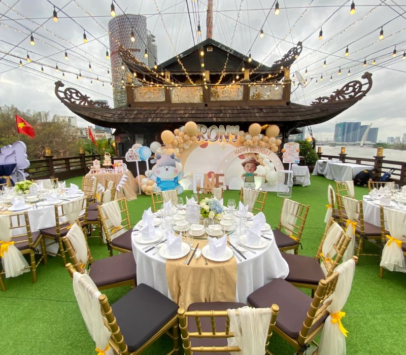 Elisa Floating Restaurant, the most luxurious culinary space in Saigon 6