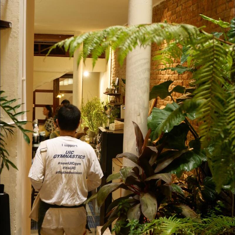 I have a cozy cafe like a small house in the heart of Saigon 10
