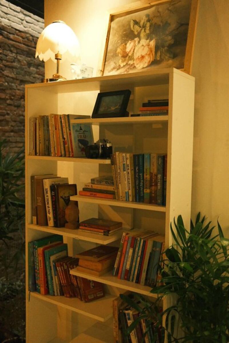 I have a cozy cafe like a small house in the heart of Saigon 16