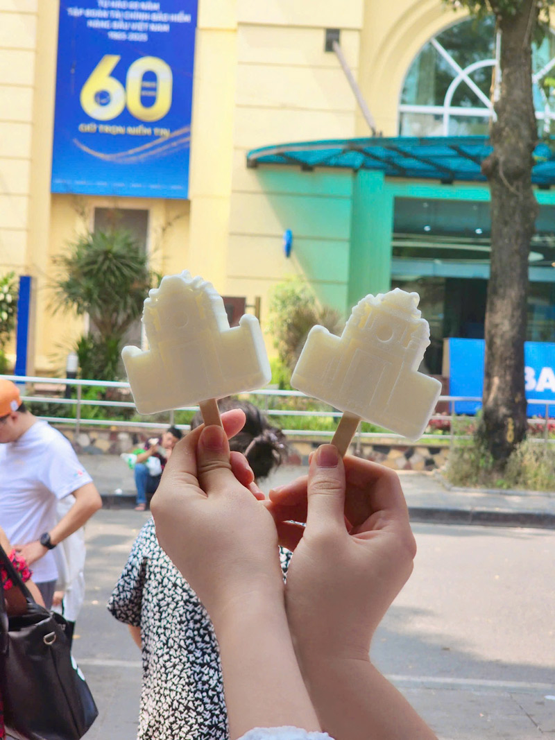 Enjoy Thuy Ta ice cream, the cool taste of the capital 6